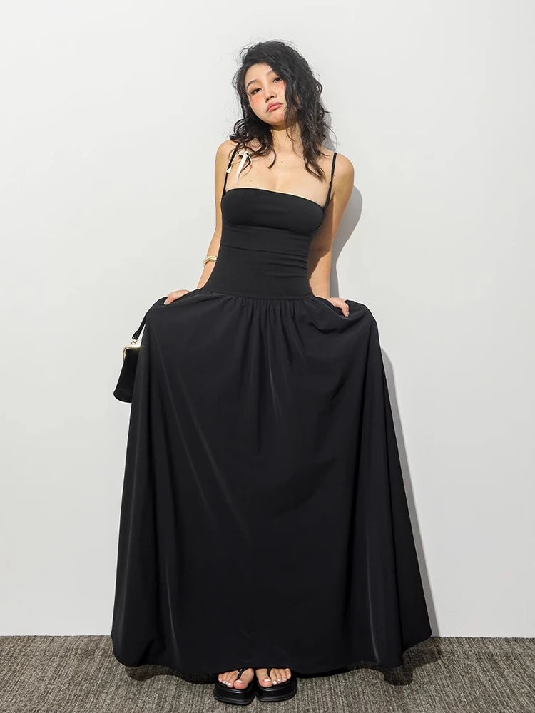 Elegant and sexy sleeveless maxi Y2K-inspired dress