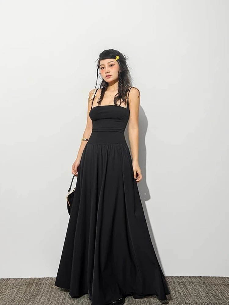 Elegant and sexy sleeveless maxi Y2K-inspired dress