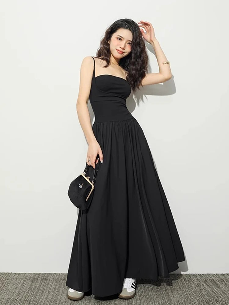 Elegant and sexy sleeveless maxi Y2K-inspired dress