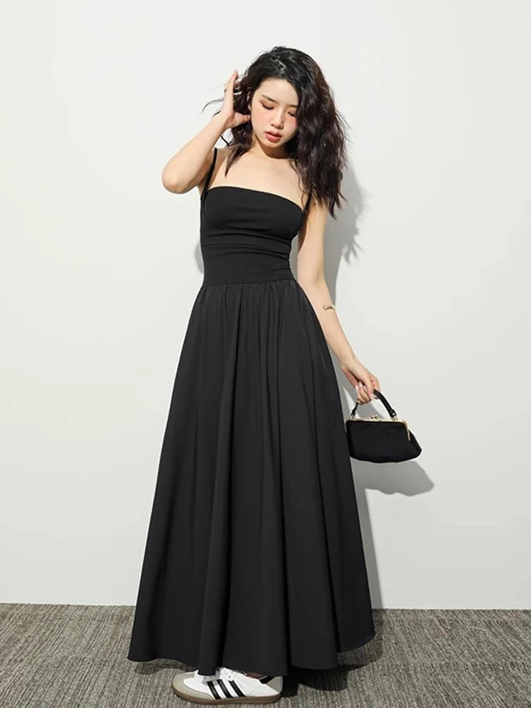 Elegant and sexy sleeveless maxi Y2K-inspired dress