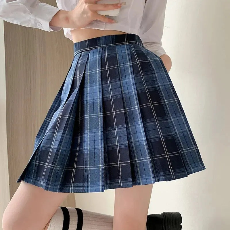 Traditional academy-style high-waist skirt